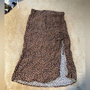 Cheeta skirt with runched detail